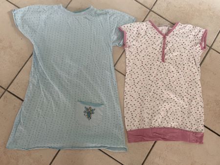 2 Nachtshirts/Nachthemden Gr.128
