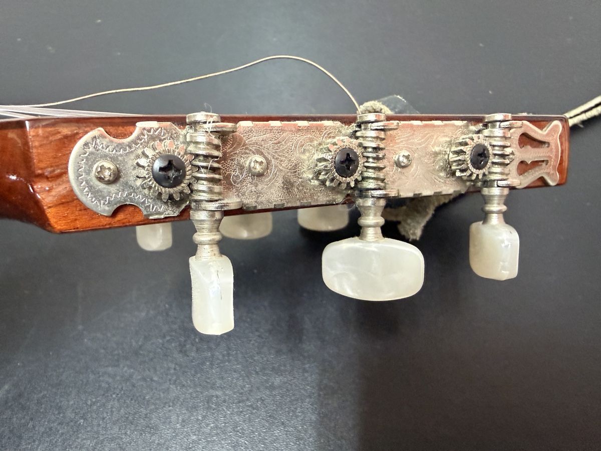 Instruments de musique: Original Klassische Antonio Lorca Gitarre mit Autogramm – Défectueux à schaffhausen par VintAntik_1980 4