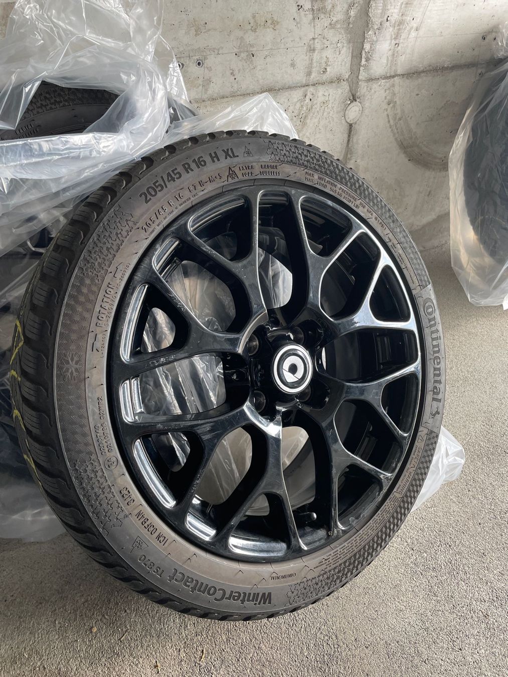 Continental Pneus & Roues: Winterkompletträder Smart fortwo – D'occasion à Seengen par mat_chx9