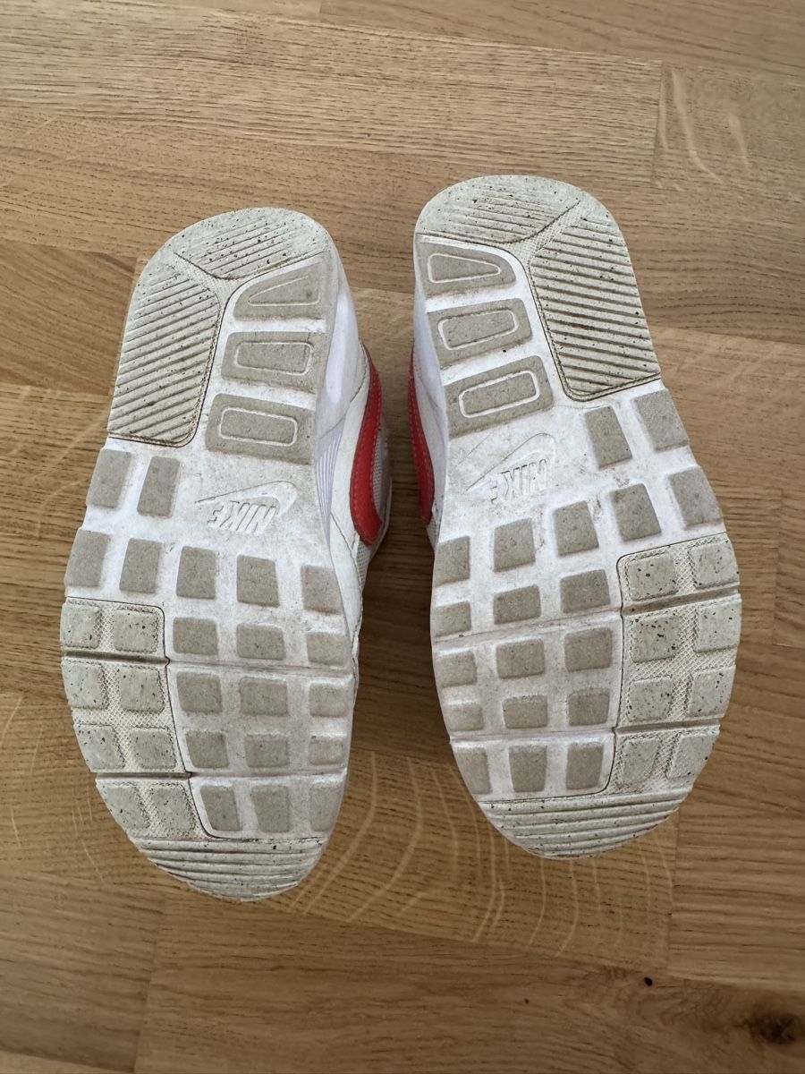 Nike Scarpe per ragazzi: Nike Air Schuhe, Grösse 32 – Usato da Kleinandelfingen venduto da les_gb7w 2