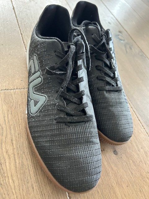Fila Scarpe per ragazzi: Fila Hallenschuh neu – Usato da Küssnacht am Rigi venduto da Uvaan