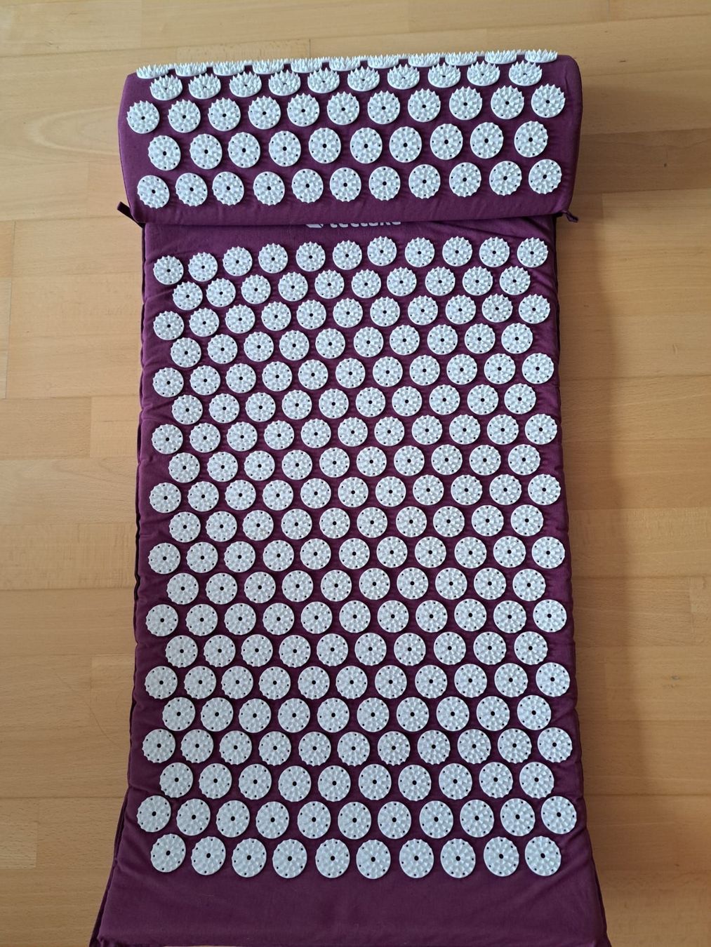 Massagegeräte: Tapis d'acupression violet en bon état – Gebraucht aus Corban von dameloute