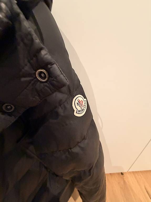 Moncler Jacken: Moncler Daunenjacke – Gebraucht aus Gutenswil von Step0013 4