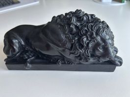 Löwenskulptur nach Antonio Canova mit Signatur
