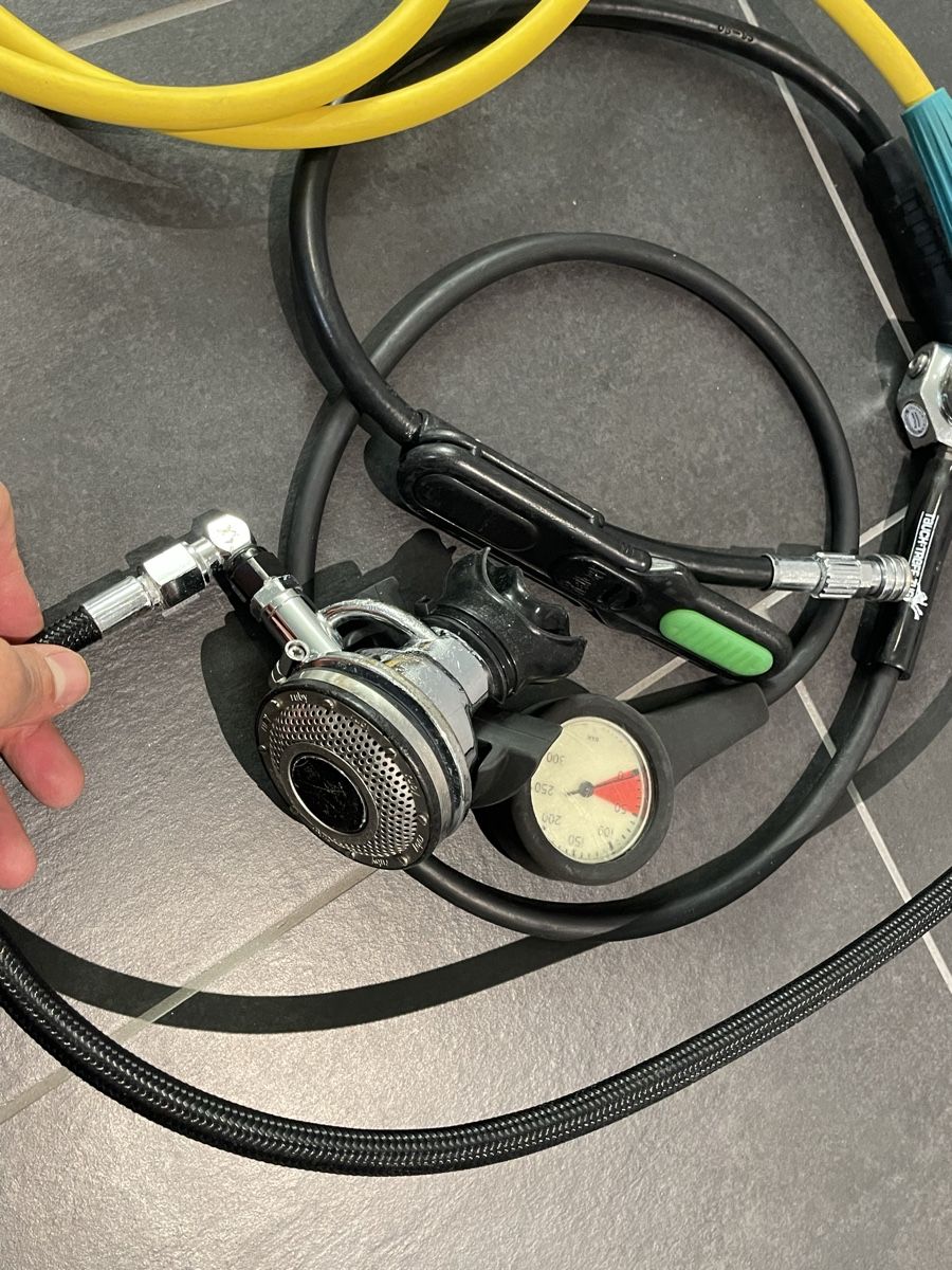 Mares Détendeurs & Vestes: Mares Ruby/Abyss Atemregler-Set mit Octopus und Messer – D'occasion à Böckten par Dive-green 1