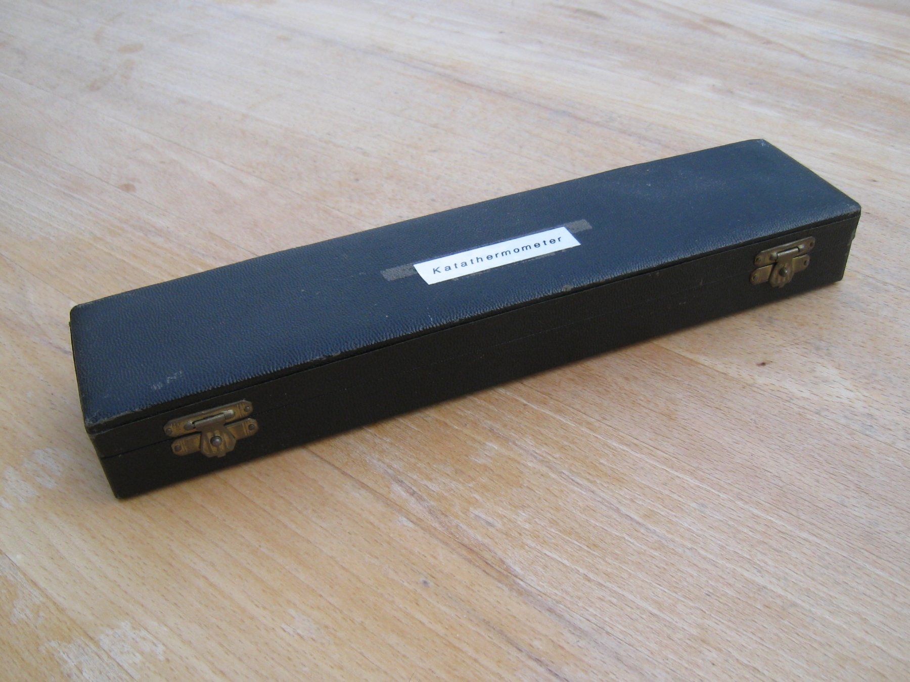 Sonstiges für Haushalt & Wohnen: Antikes Katathermometer, Box mit 2 Thermometern – Gebraucht aus Näfels von Derglarner