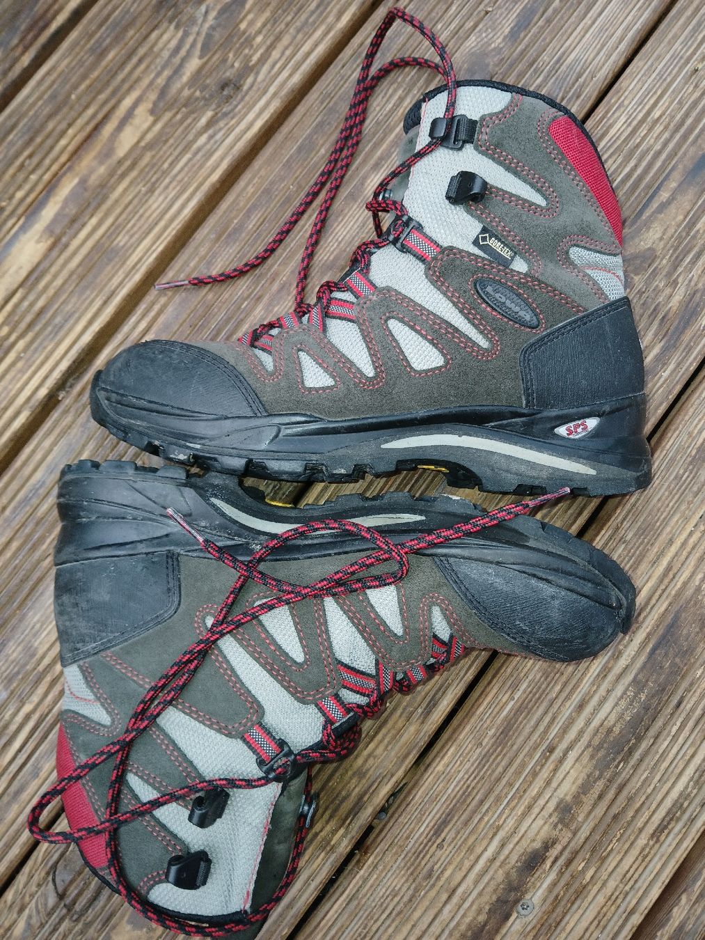 Lowa Scarpe da donna: lowa goretex Wanderschuhe gr 40 – Usato da recherswil venduto da papamoll71 1