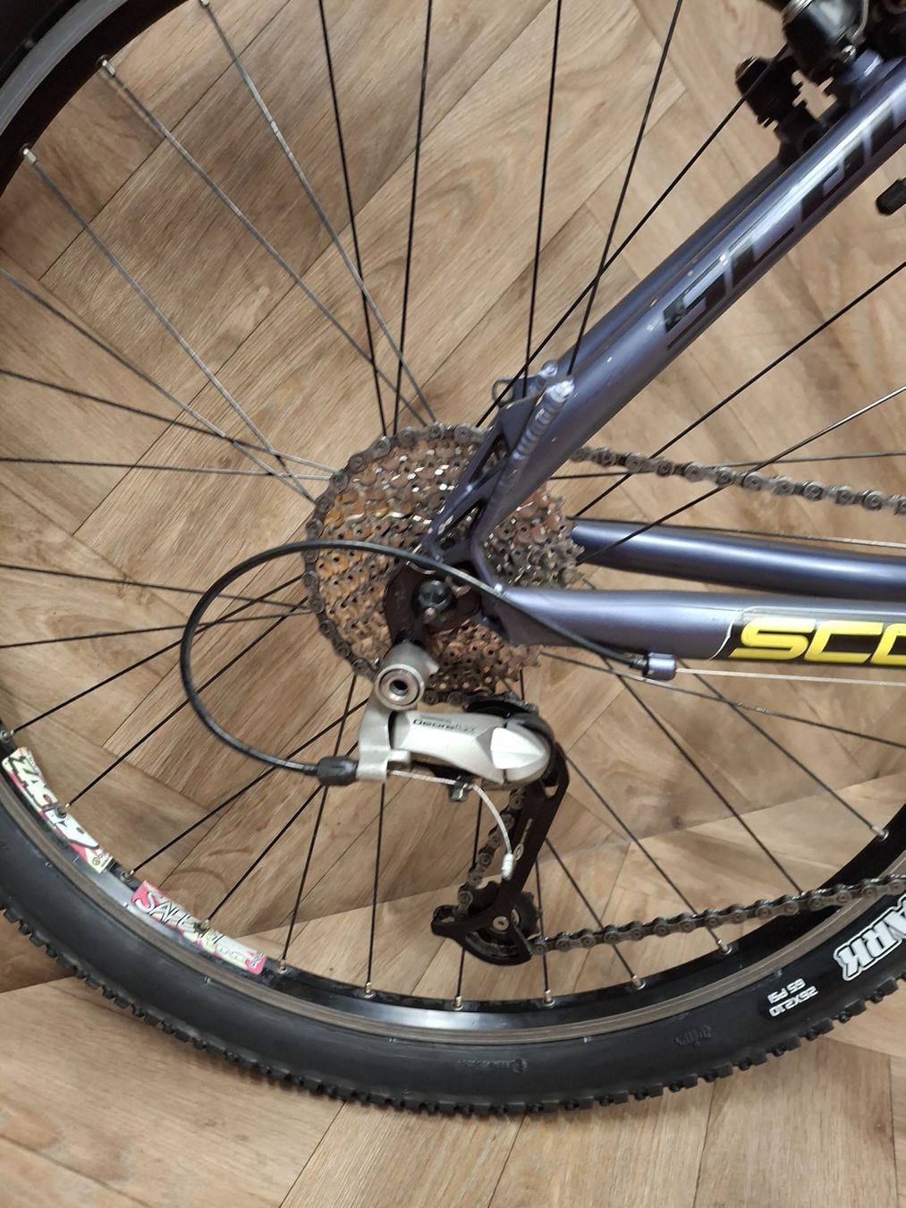 Scott Vélos: Scott Mtb schwarz – D'occasion à Niederuzwil par Buecherwaeldli 4