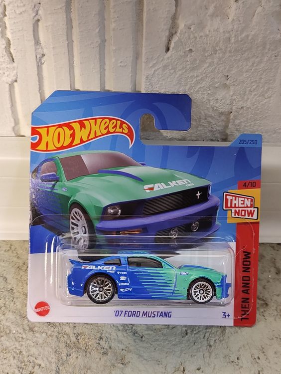 Hot Wheels 2024 Then And Now 1/10 - Ford Mustang Coupè '07 Bianca 121/250 - Foto 3