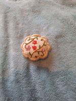 Mini coussin brodé à la main