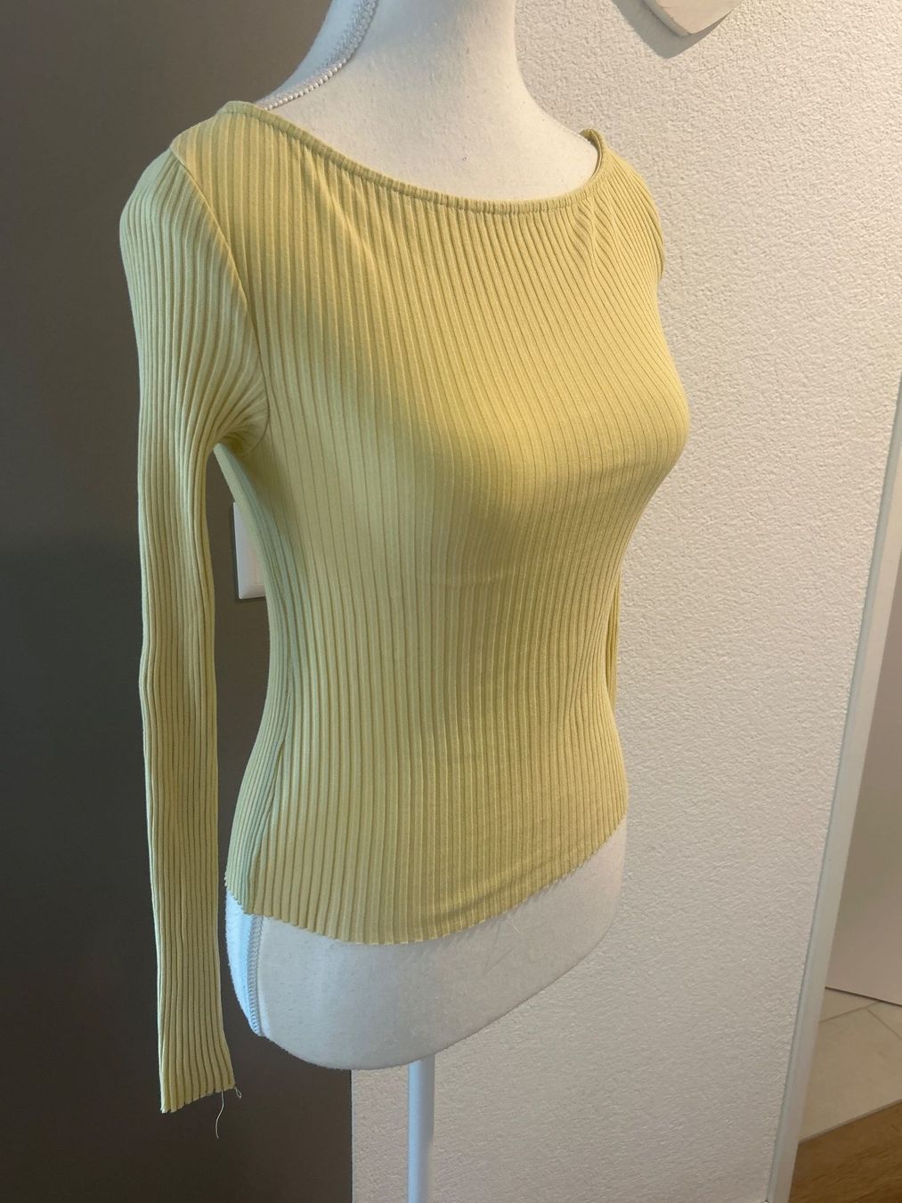 Pulls & Sweat-shirts: Rippstrick Pullover Damen gelb von Amisu Gr. XS – D'occasion à Brunnen par Nala2929 2