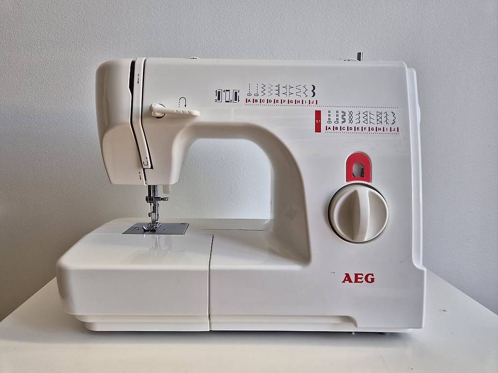 Machines à coudre: Machine à coudre – D'occasion à Genève par Thefirstseller