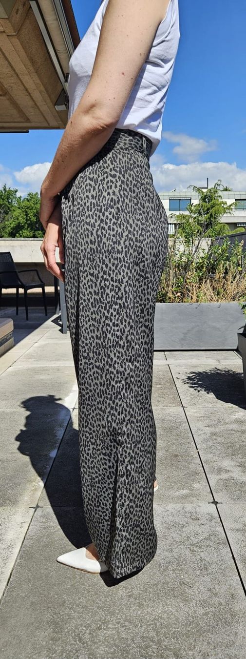IKKS Pantaloni: Pantalon imprimé animal – Usato da Genève venduto da celima48 2
