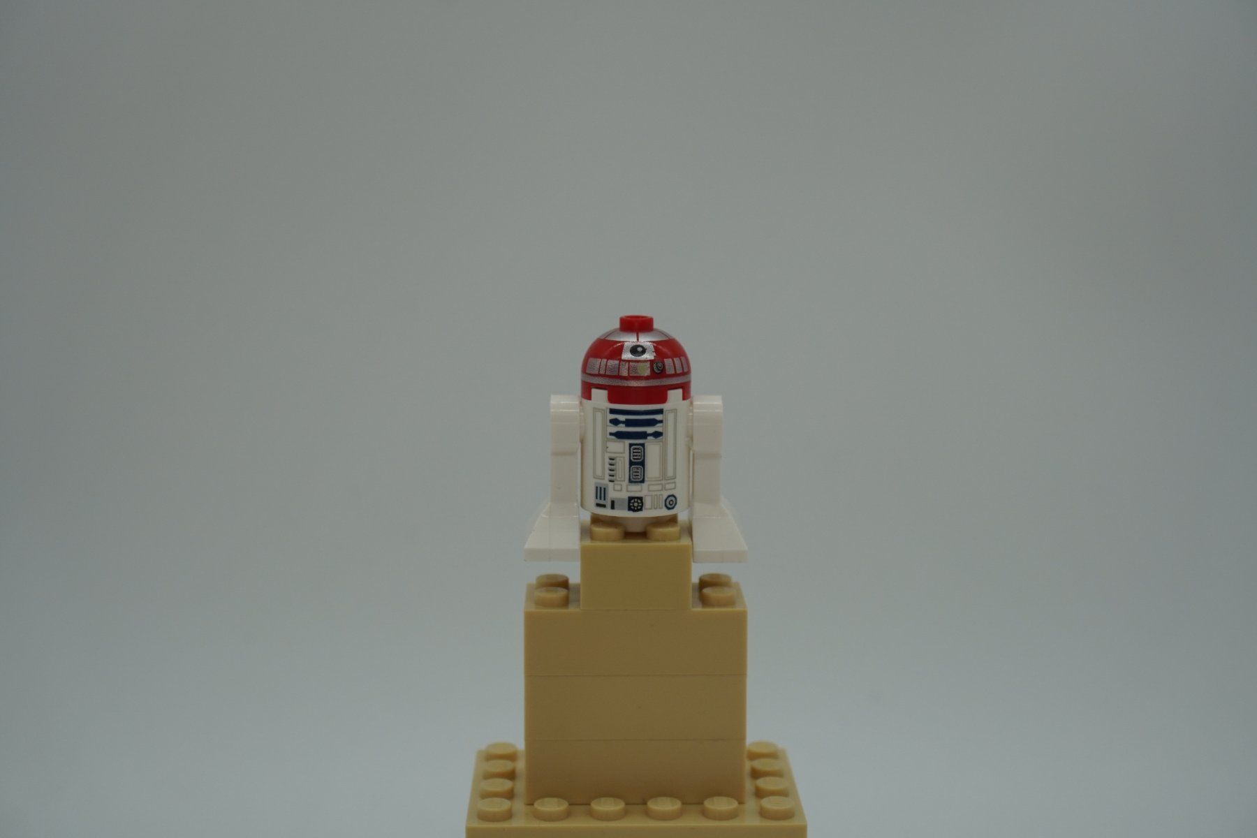 Lego Giocattoli: Lego Star Wars Astromech Droid R3-T2 - sw0895 – Usato da Zürich venduto da PWGrZ