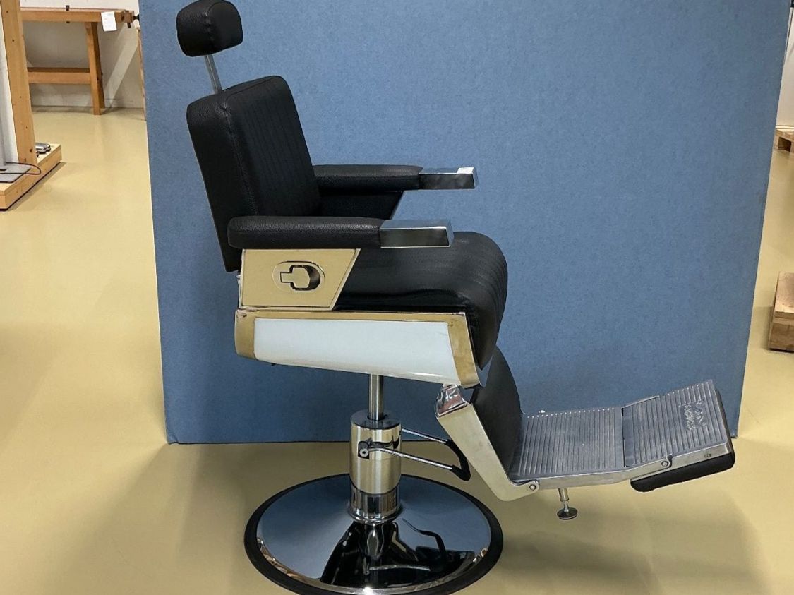 Lettini & sedie per cosmetici: Barberstuhl BARBURYS – Usato da Zug venduto da Bauteile-Zug 6