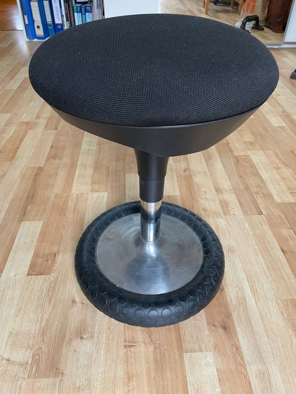 Hocker: Swopper Imitat schwarz – Gebraucht aus Zürich von theTree