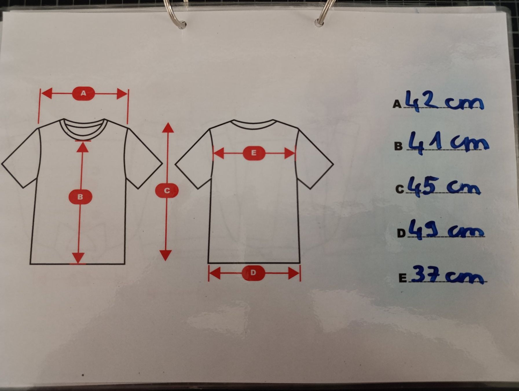 Calvin Klein T-shirt: CALVIN KLEIN JEANS crop top blanc Taille M – Usato da Thielle venduto da Plusvalue_Neuchatel 3