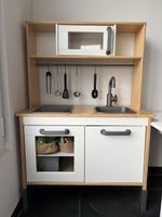 Kinderküche aus Holz, viel Zubehör, ideal für kleine Köche!