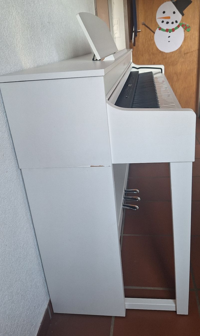 Yamaha Instruments de musique: Yamaha Clavinova CLP-470 WH – D'occasion à Hornussen par VeryGrumpy 9