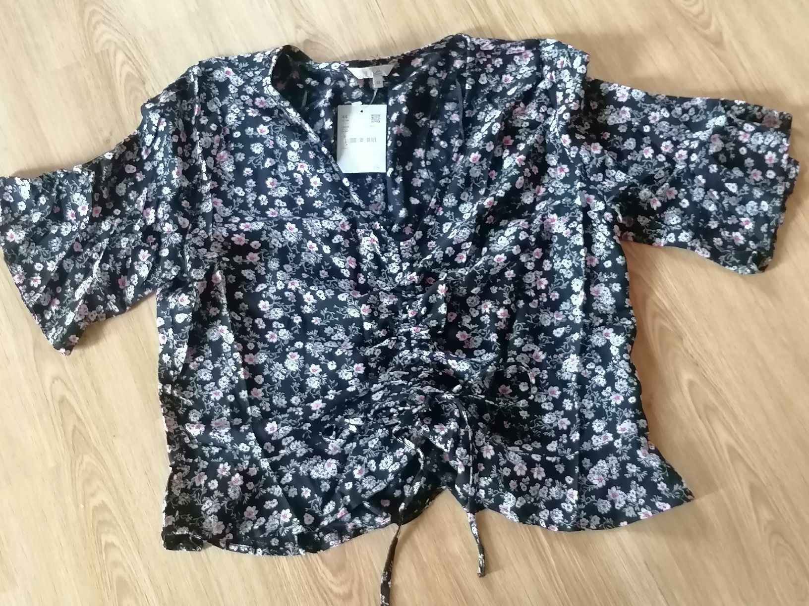 Top: Blouse, top, haut – Nuovo (secondo la descrizione) da Montcherand venduto da petiteoune75