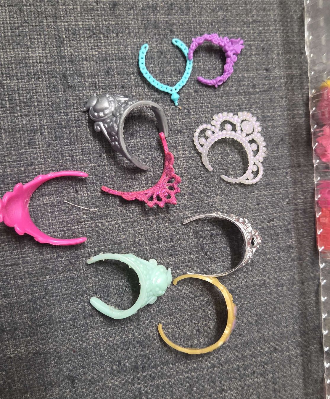 Bambole: Barbie Kronen Set  Teile gebraucht – Usato da Subingen venduto da DENDLE20
