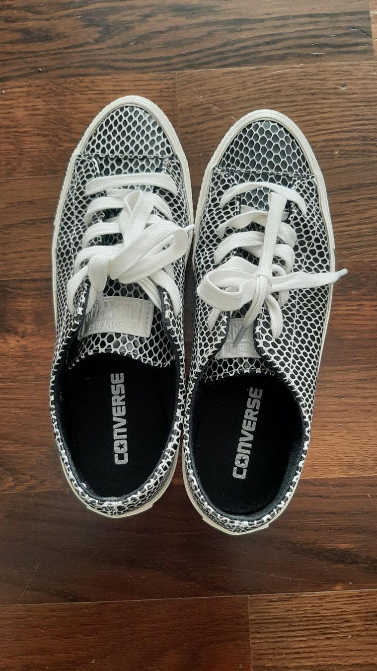 Converse Chaussures femmes: Neue Converse 37,5 aus Leder – Neuf (Voir description) à Brugg AG par ahauserd