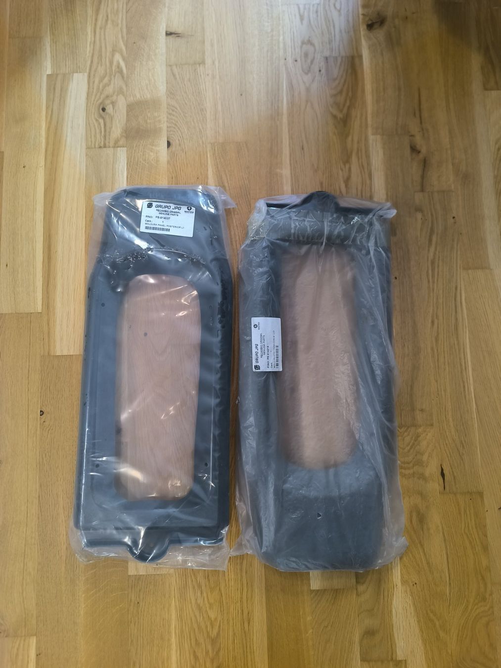 Iveco Tutti pezzi di ricambio auto: Kunststoffabdeckung IVECO Massif links/rechts – Nuovo e nell'imballaggio originale da Wangen b. Olten venduto da Tools_and_more