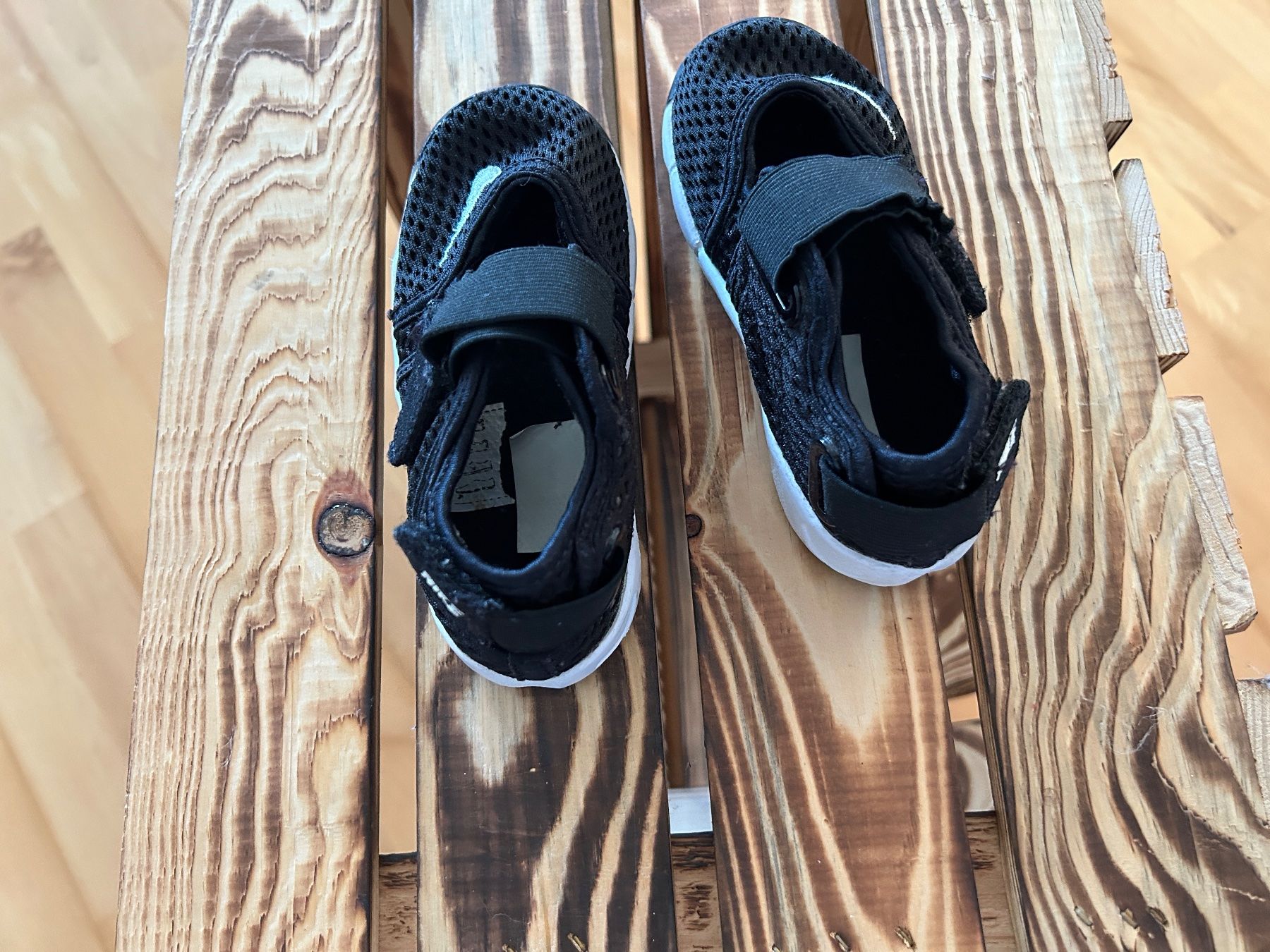 Nike Scarpe per ragazzi: Nike offener Schuh, Größe 24 – Usato da CHAM venduto da kam_6slh 1