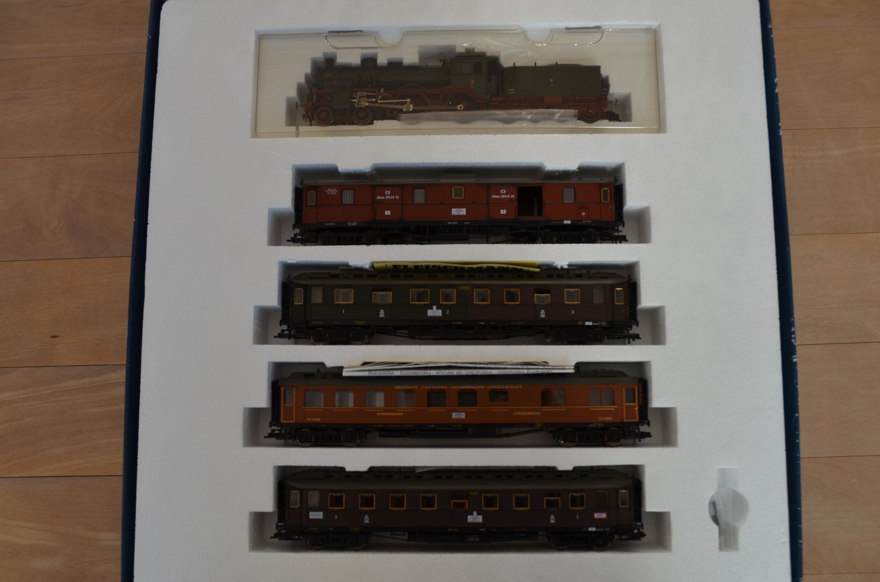 Fleischmann Modellini di ferrovie: Fleischmann Set 4898 - Preussischer Schnellzug – Usato da Cavardiras venduto da WaschBaer56 1