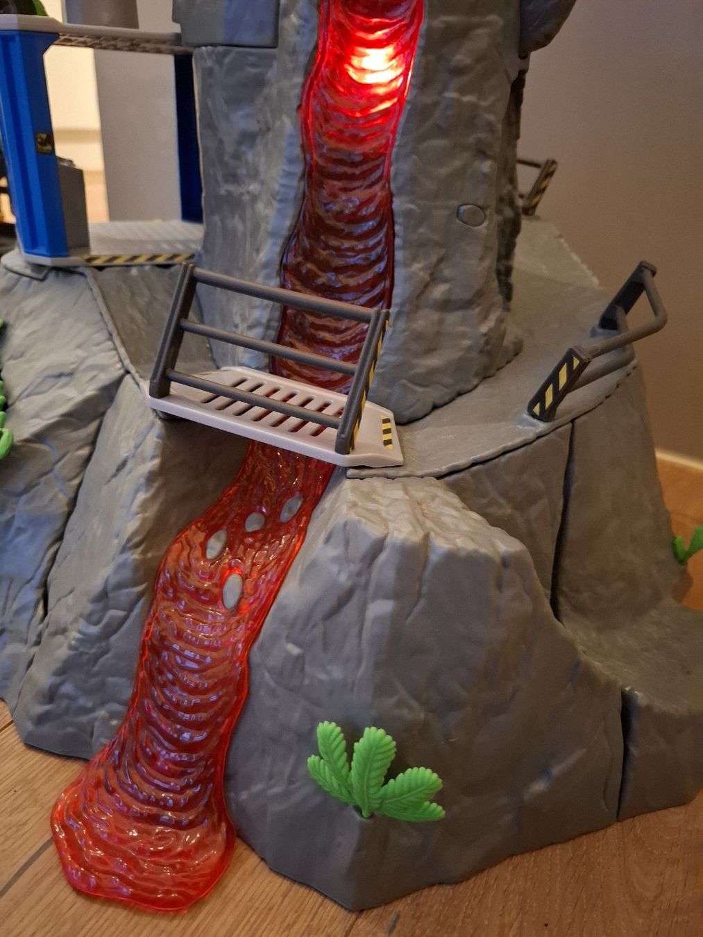 Schleich Spielzeuge: Schleich, Dinosaurier Vulkan – Gebraucht aus Alpthal von Ing3_rid 2