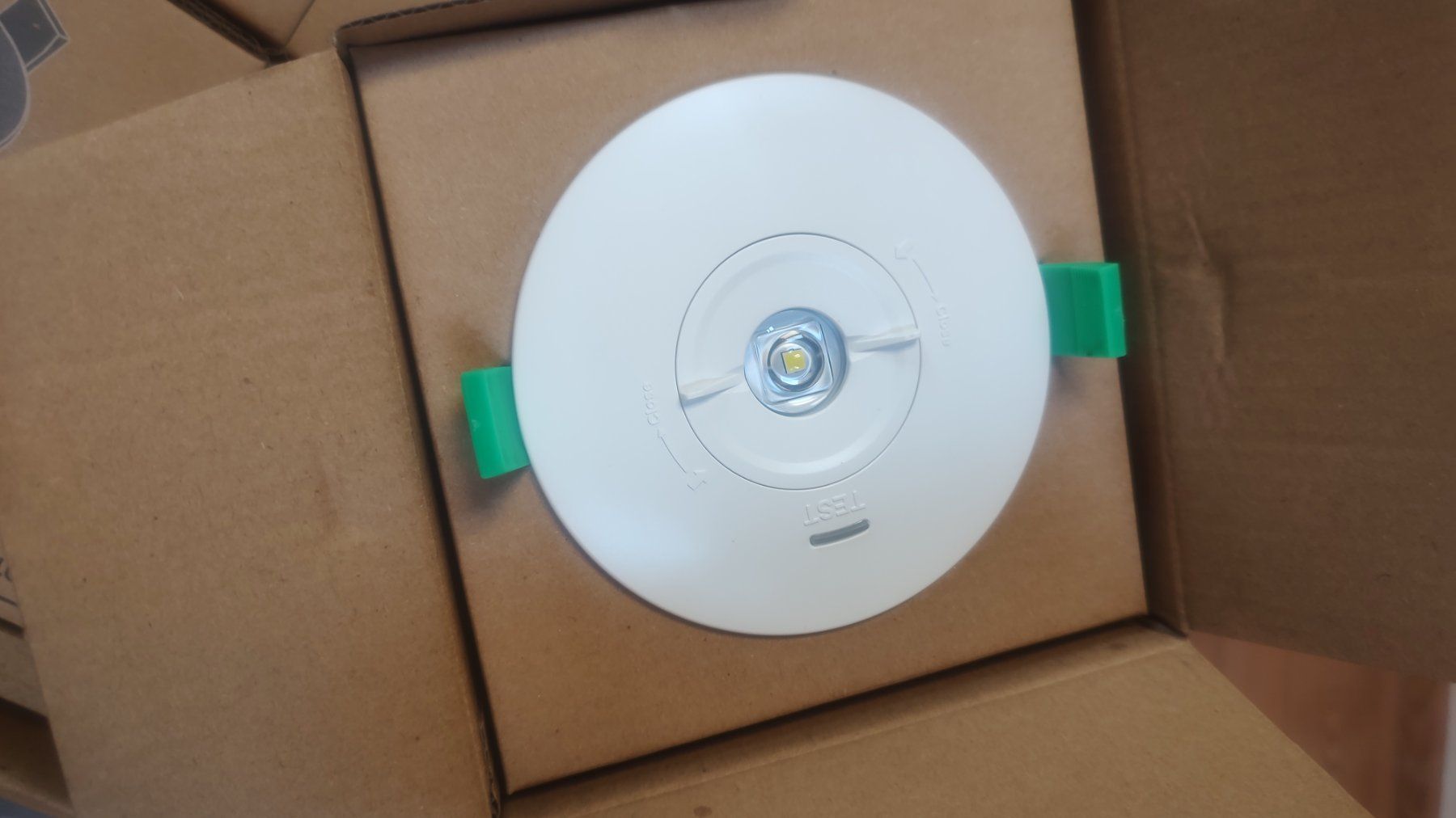 Lampes: Sicherheitsleuchte – Neuf avec emballage d'origine à Turbenthal par jan_8lgp