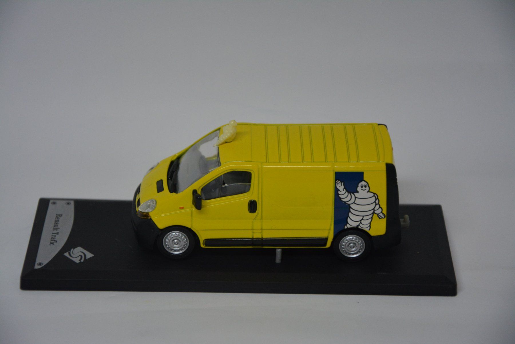 Renault Modellini d'auto: Renault Trafic Michelin , Solido , 1:43 – Nuovo e nell'imballaggio originale da Goldach venduto da Feivel9 1