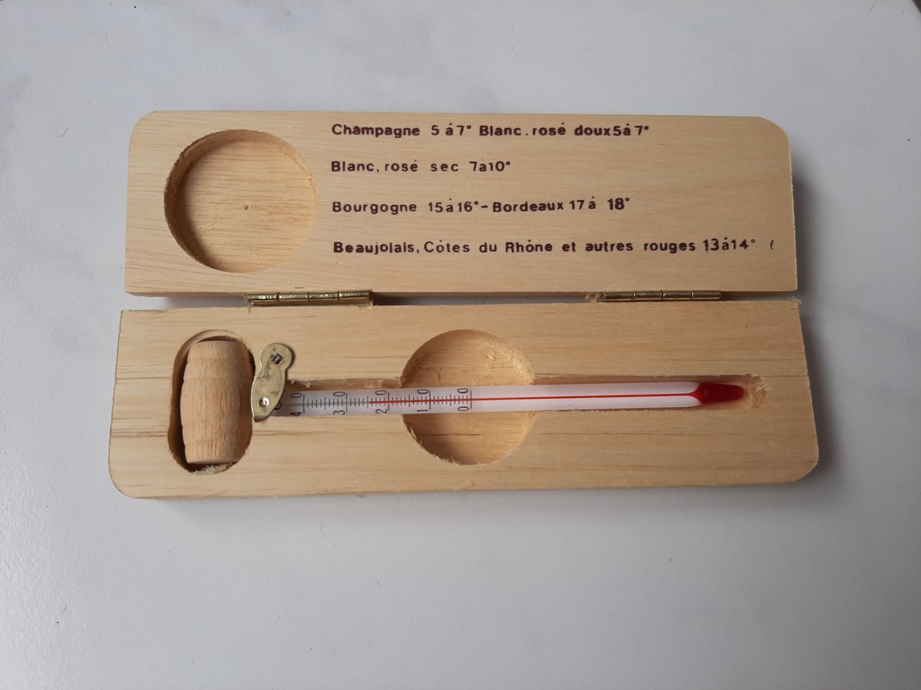 Sonstiges für Haushalt & Wohnen: Wein-Thermometer in schöner Holzbox – Neu (gemäss Beschreibung) aus Nottwil von Janny77 1