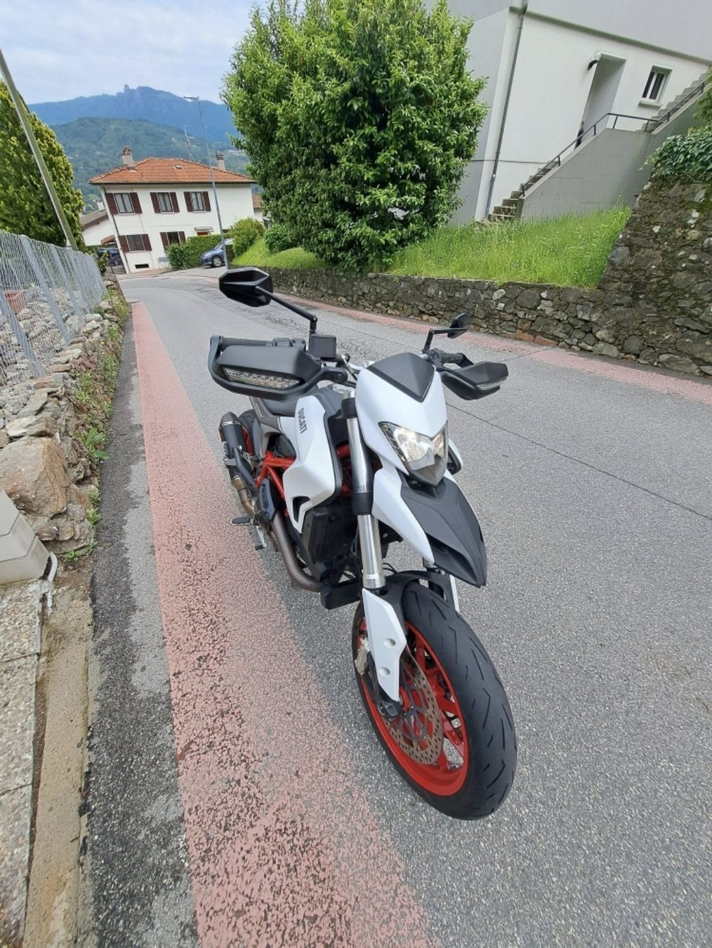 Ducati Strada: Ducati Hypermotard 939 – Usato da Gravesano venduto da Giusy.tta 7