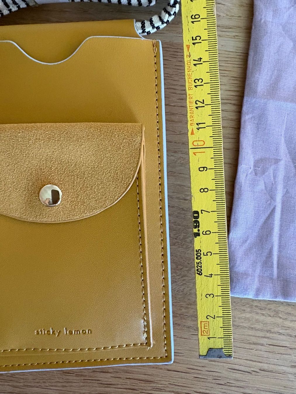 Borse: NEU Sticky Lemon Handytasche Leder Baumwolle – Nuovo e nell'imballaggio originale da Zürich venduto da triangular 5