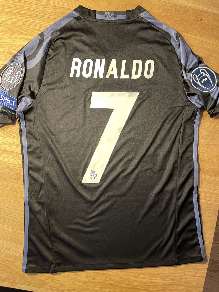 Real Madrid Canottiere & Pantaloni: Real Madrid Auswärts 2016/17 – Usato da Ballwil venduto da chieffzz 4