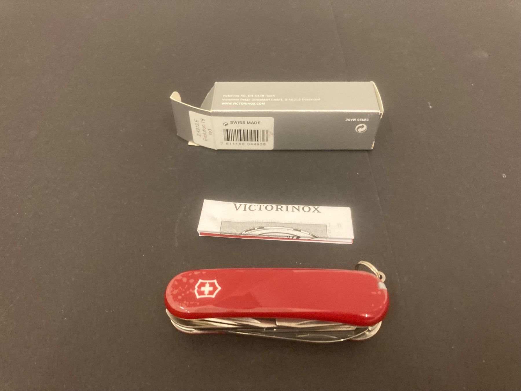 Victorinox Taschenmesser: Victorinox Evolution 18 Red, 2.4913 E – Neu und originalverpackt aus Neuenhof von jorogo 5