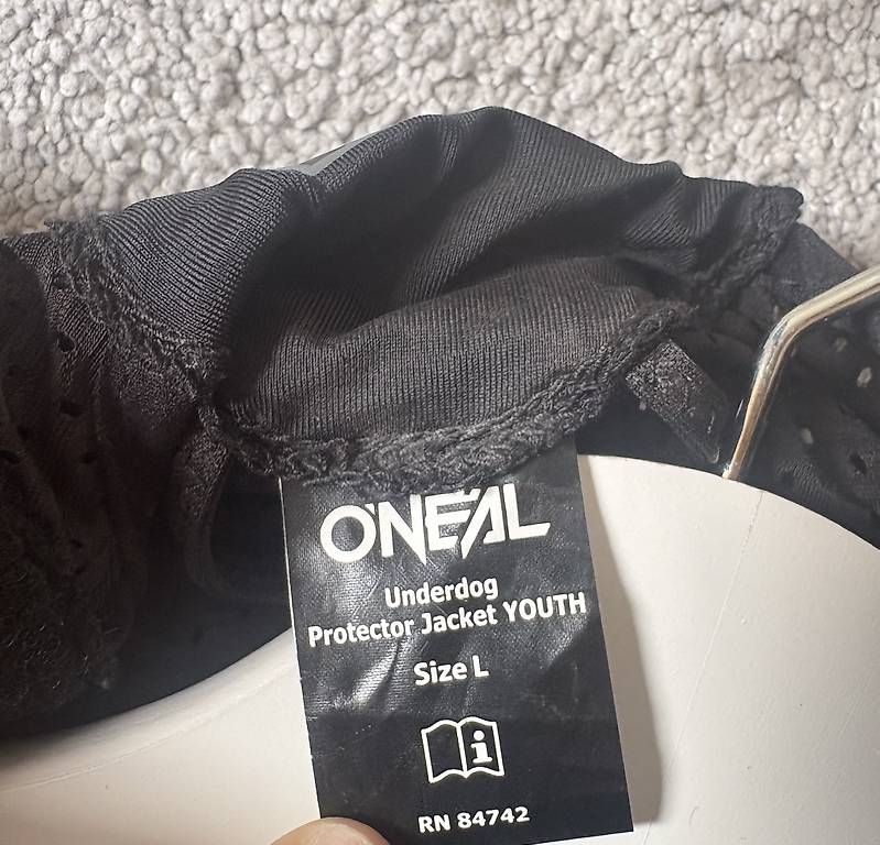 Schutz & Schoner: ONEAL Protektorenjacke Kindergrösse L  – Gebraucht aus Uttigen von extreme08 2
