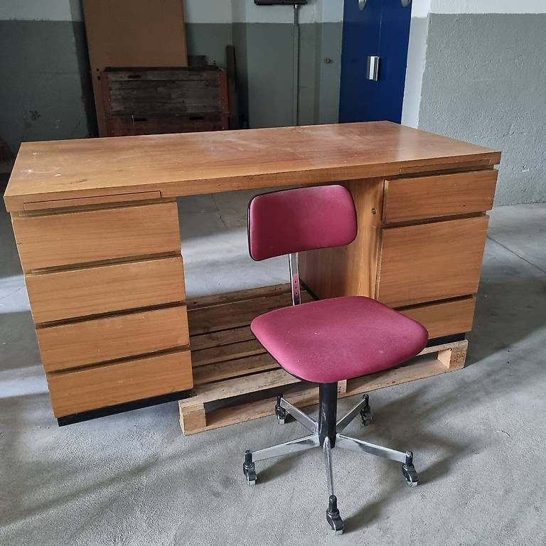 Scrivanie: Schreibtisch mit Bürostuhl – Usato da Altendorf venduto da Balz052