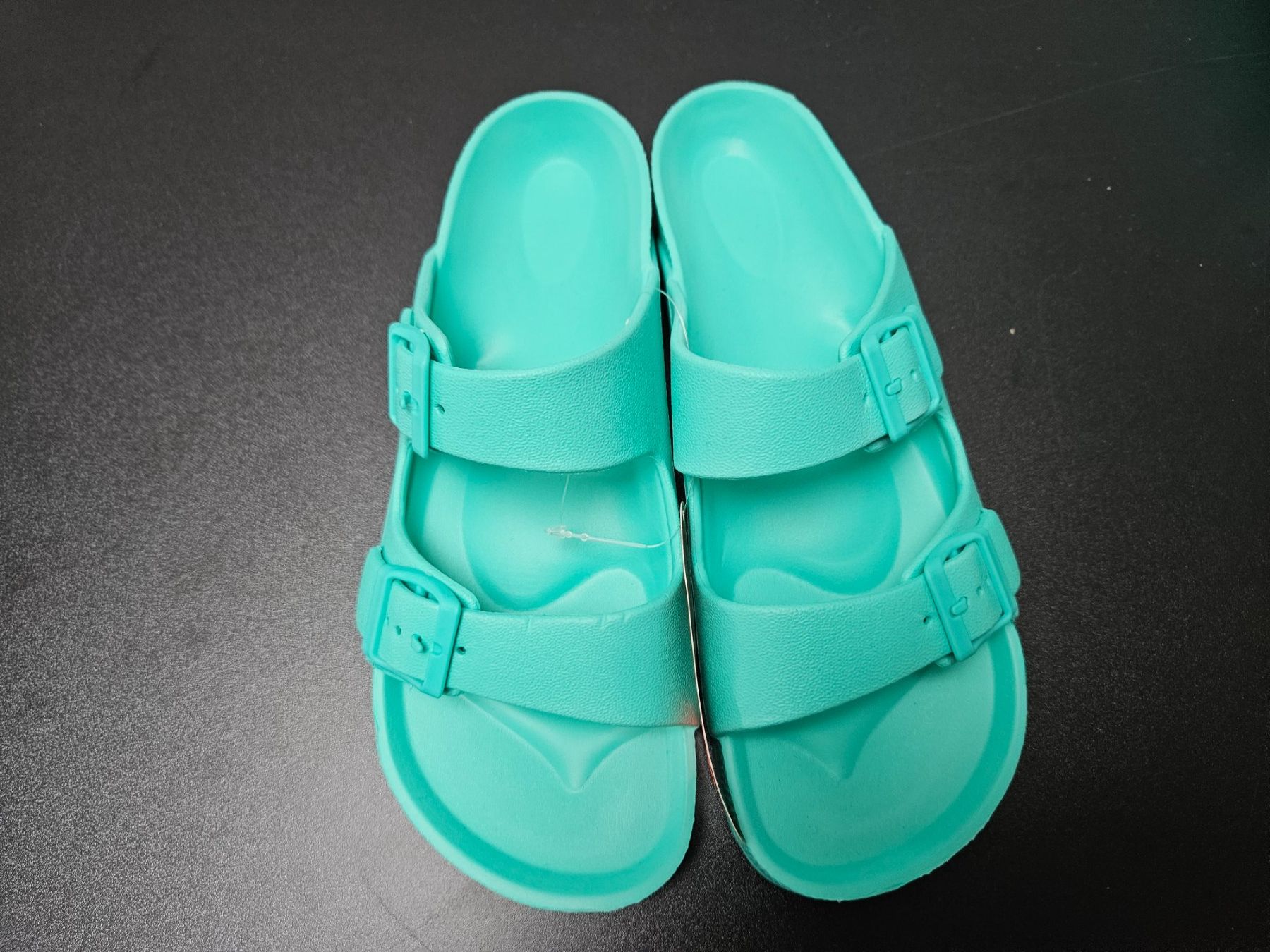 Scarpe da uomo: Neu - Hausschuh / Badeschuh Gr.37 – Nuovo e nell'imballaggio originale da Dagmersellen venduto da Jarsetz_Restposten