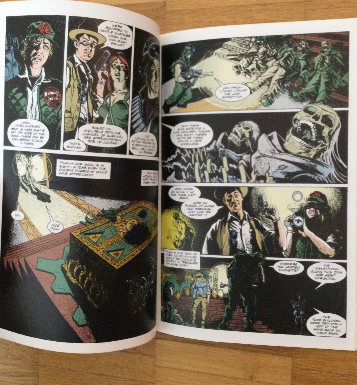 Comics: 4 x Comics - Frankenstein, Dracula, Aliens, Creature from – Gebraucht aus Volketswil von  6
