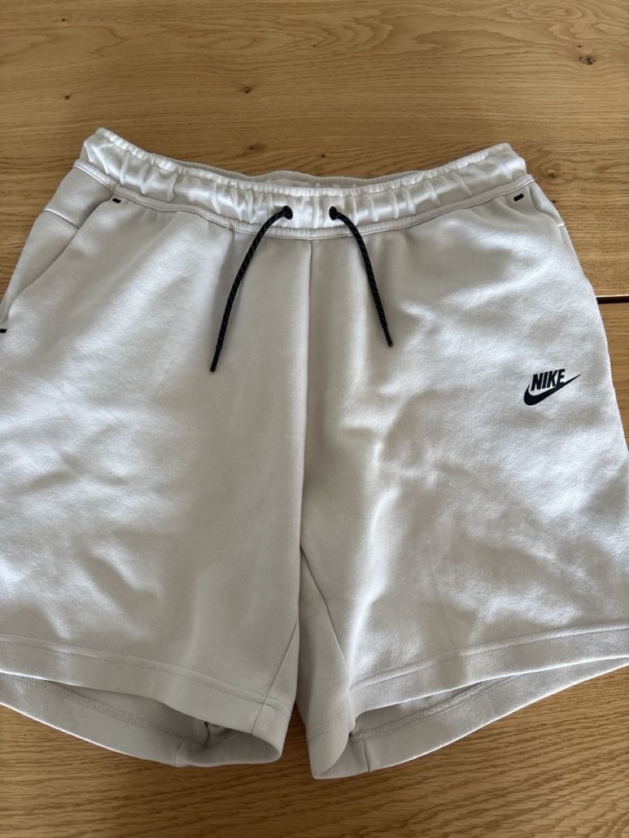 Nile Pantaloni: Nile Shorts Grösse L – Usato da Richterswil venduto da Nancy69