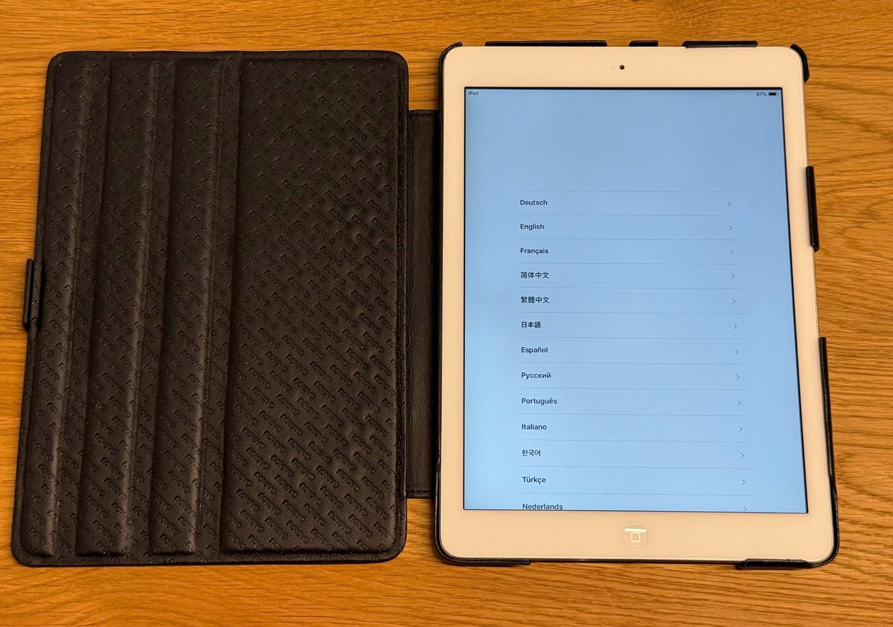 Apple Tablet PC: Apple iPad Air A1474 – Gebraucht aus Ennetbaden von pigwidgeon_