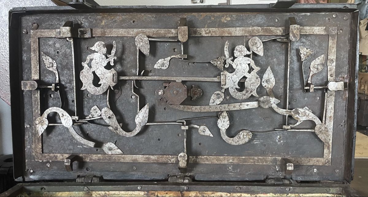 Cassapanche: Antik Kriegskasse Eisentruhe – Usato da Rorschacherberg venduto da farmer61 2