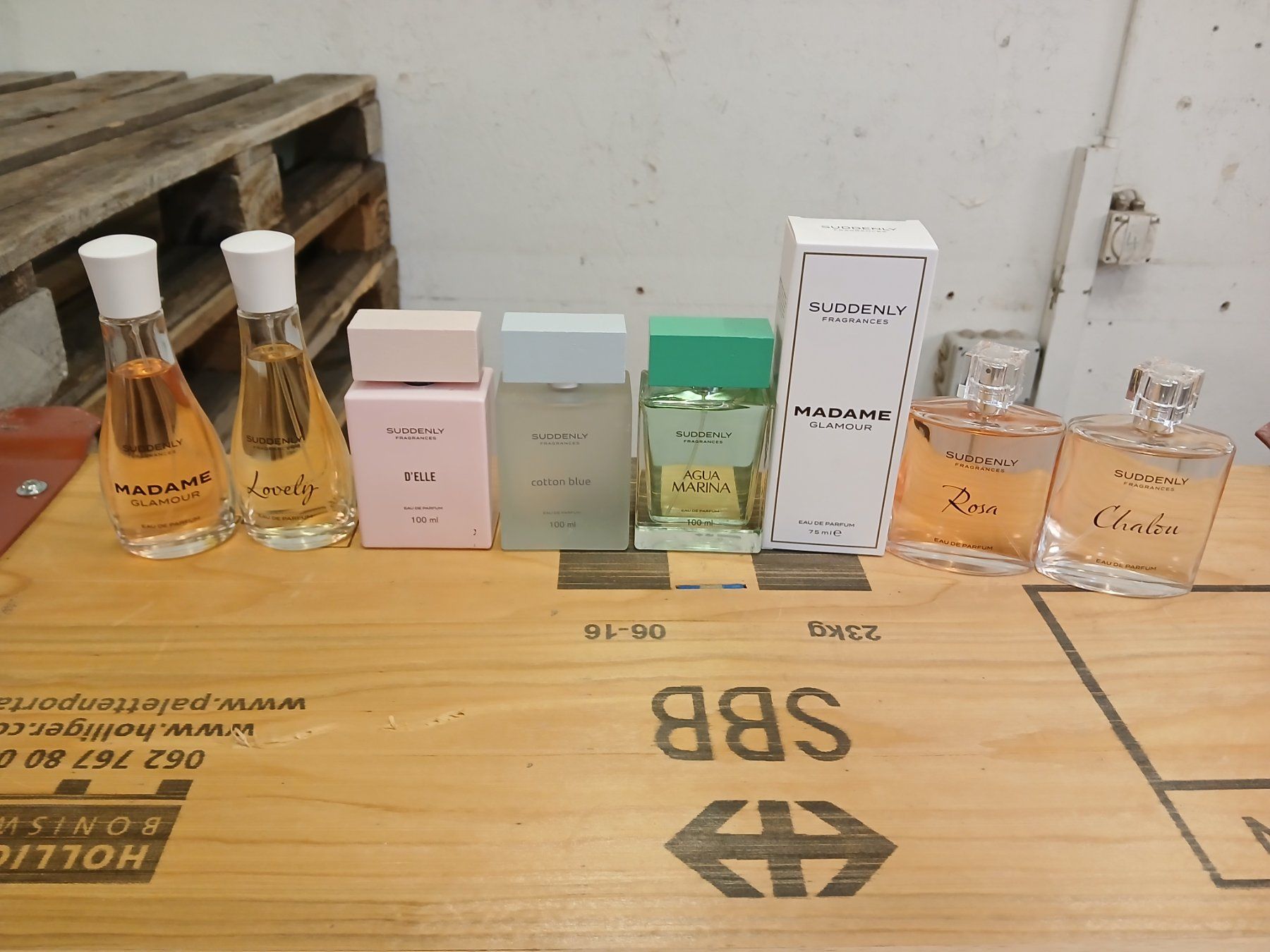 Profumi & Eau de Toilette: 8 SUDDENLY PARFUME UNGEBRAUCHT – Nuovo (secondo la descrizione) da Eggenwil venduto da wydl