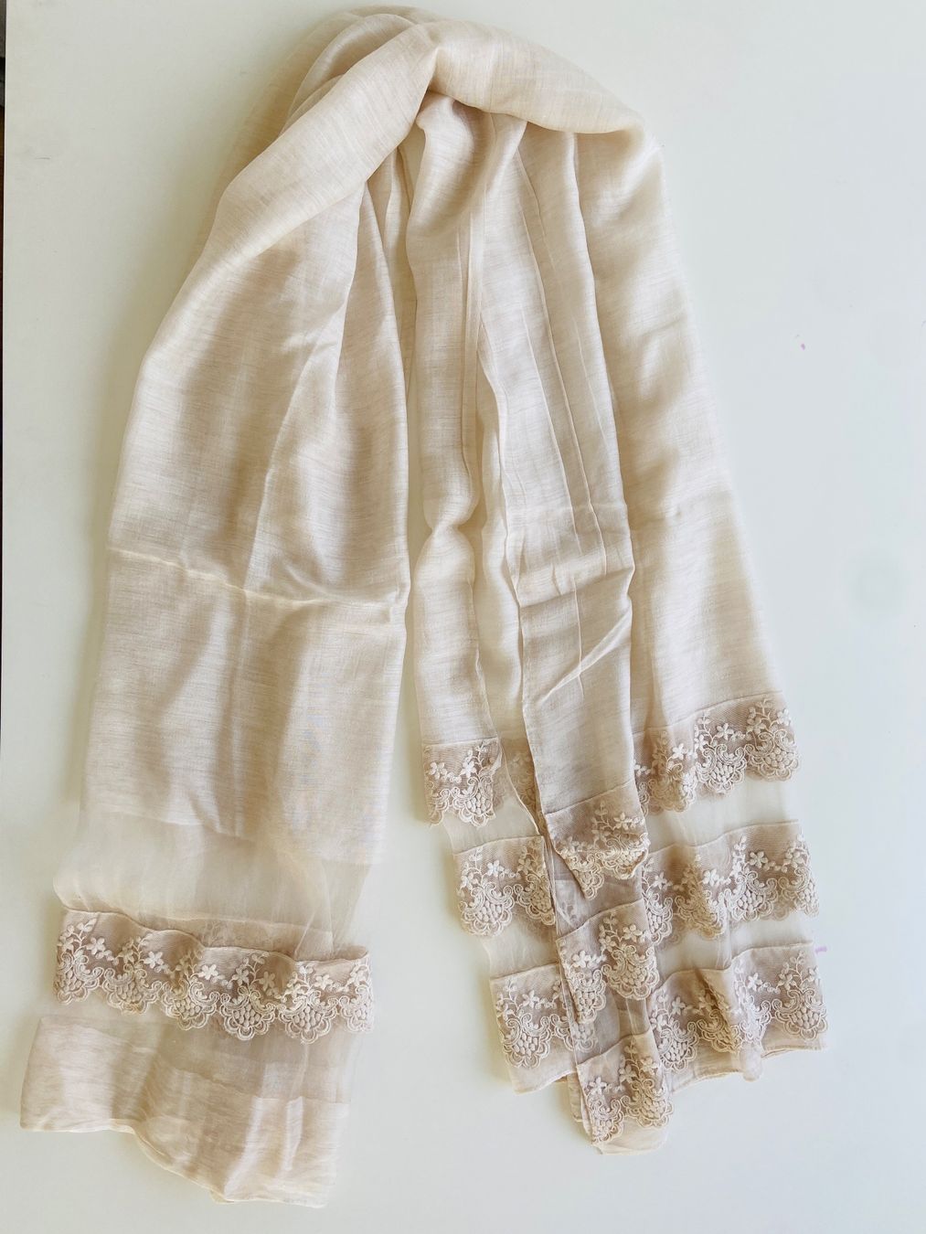 Foulard & Sciarpe: Spitzenschal- 190x85cm – Nuovo e nell'imballaggio originale da Kriens venduto da LittleButton84