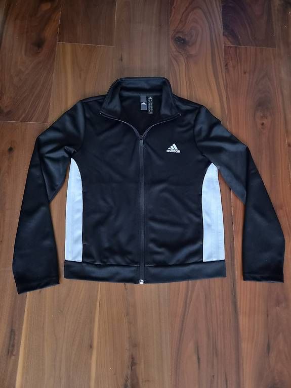 Anzüge & Kostüme: Trainer Adidas Damen – Neu und originalverpackt aus Gelterkinden von monika-68