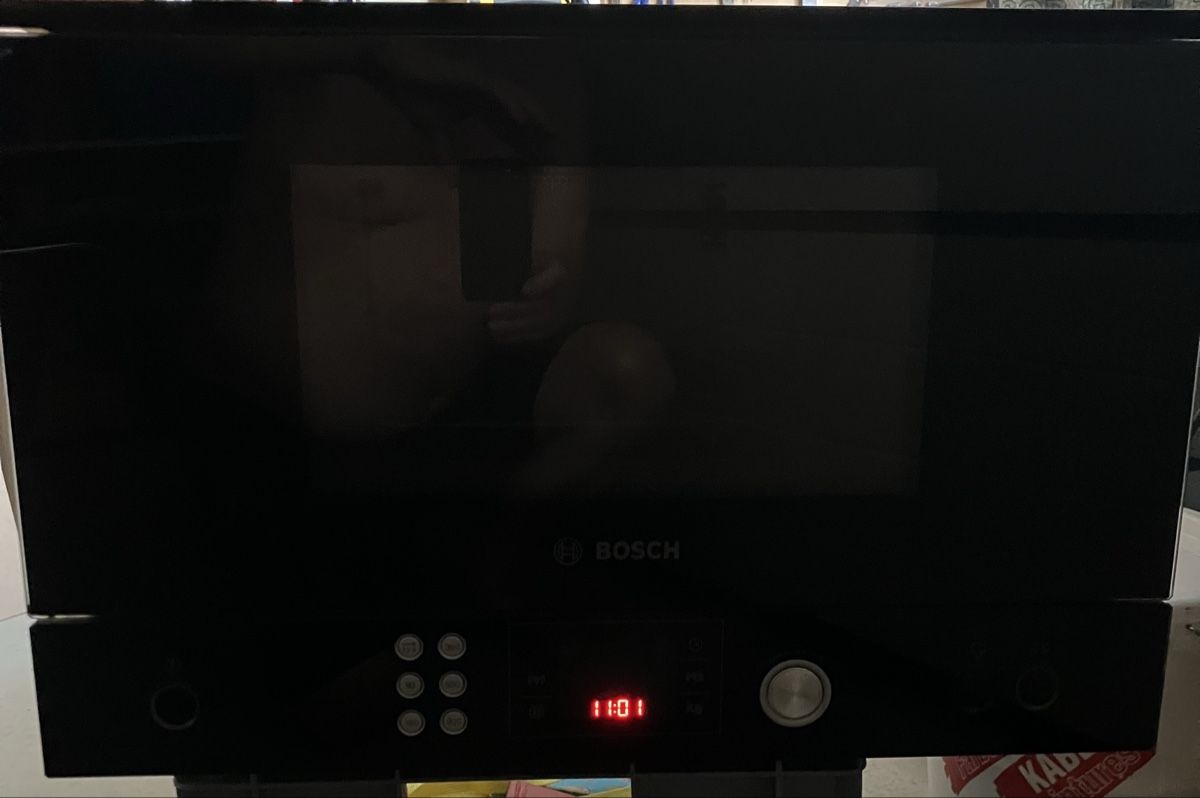 Bosch Fours: Micro-ondes Bosch encastrable – D'occasion à Courtételle par disco46 7