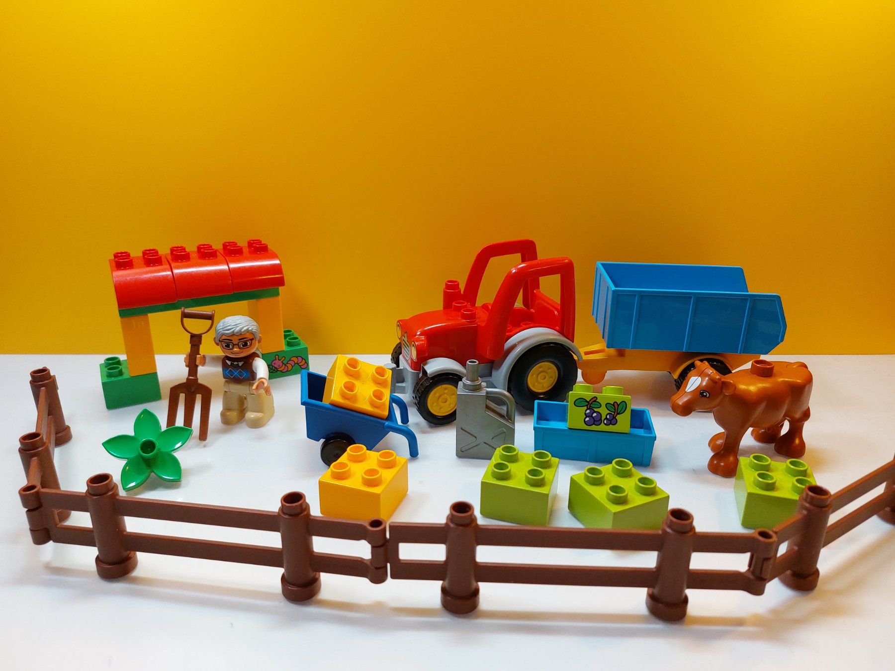 Lego Kit di costruzioni: LEGO Duplo 10524 Traktor mit Anhänger – Usato da St.Gallen venduto da TinasBauundSpiel