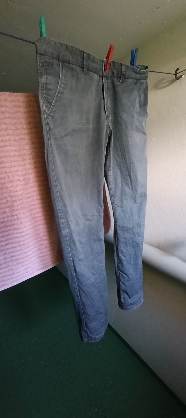 We Pantaloni: Hose grau WE Gr. W32/L32 – Usato da Bellach venduto da TORA4